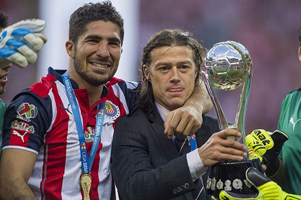 El defensa de Chivas junto a Matías Almeyda