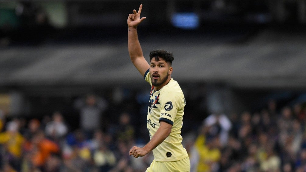 Bruno Valdez durante un partido con América