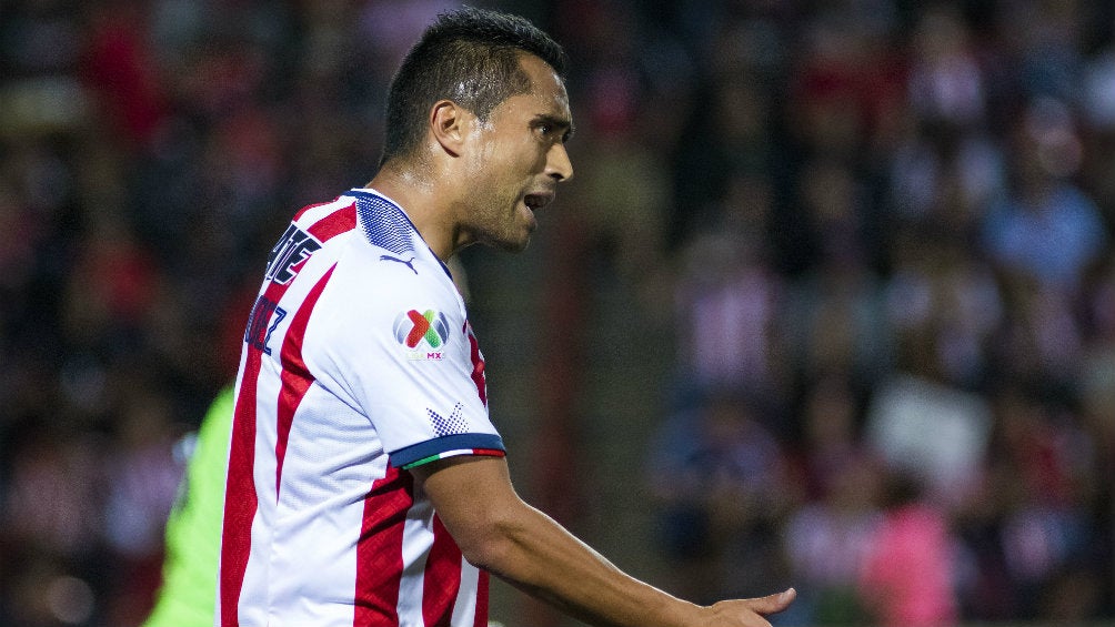 Edwin Hernández en partido con Chivas