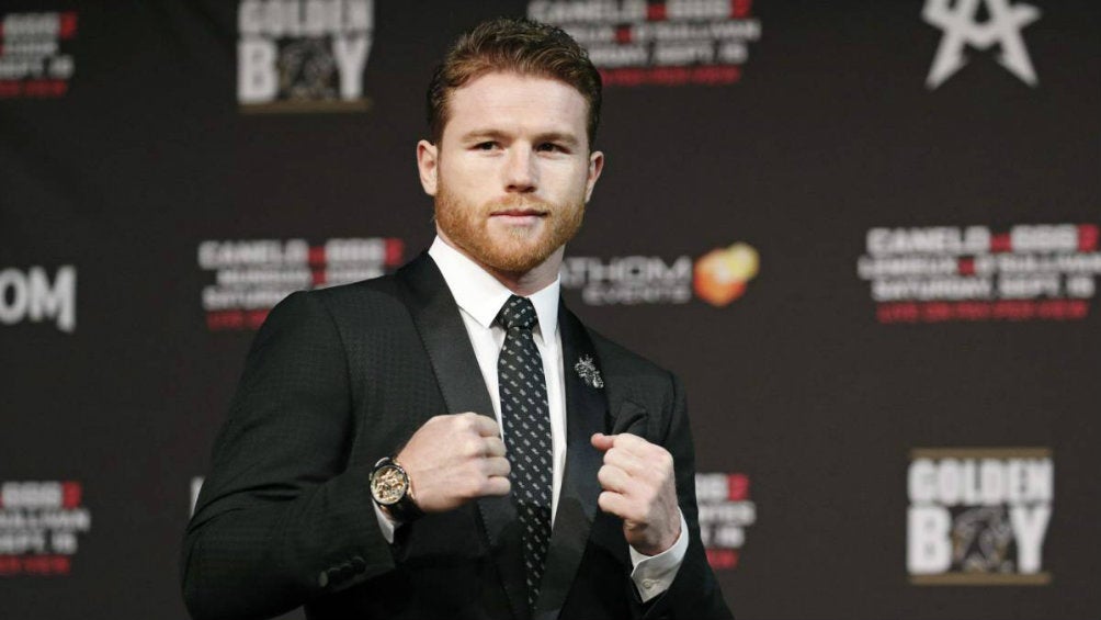 Canelo Álvarez en presentación 