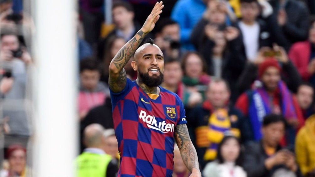 Vidal jugando con el Barcelona