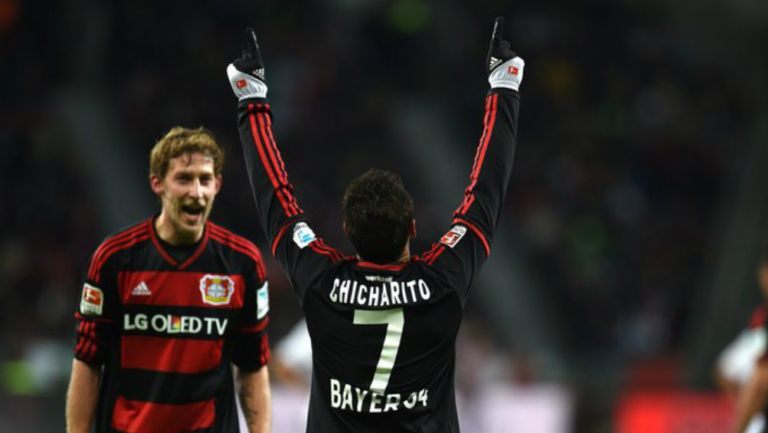 Javier Hernández celebrando un gol con el Bayer Leverkusen 