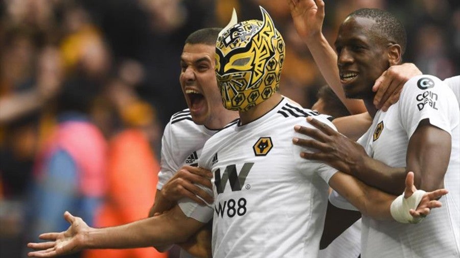 Raúl Jiménez celebrando un gol con Wolves