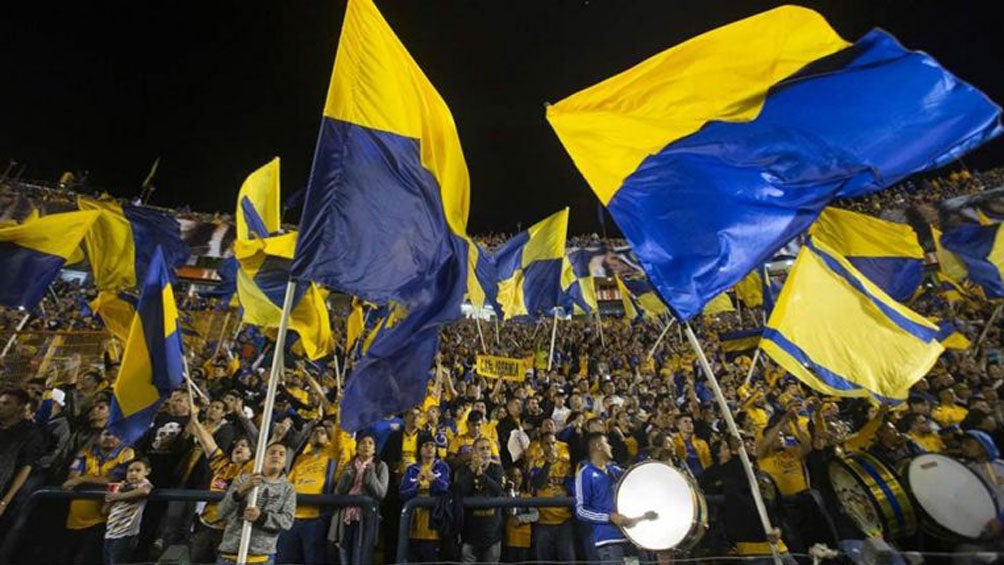 Barra de Tigres en el juego ante Cruz Azul