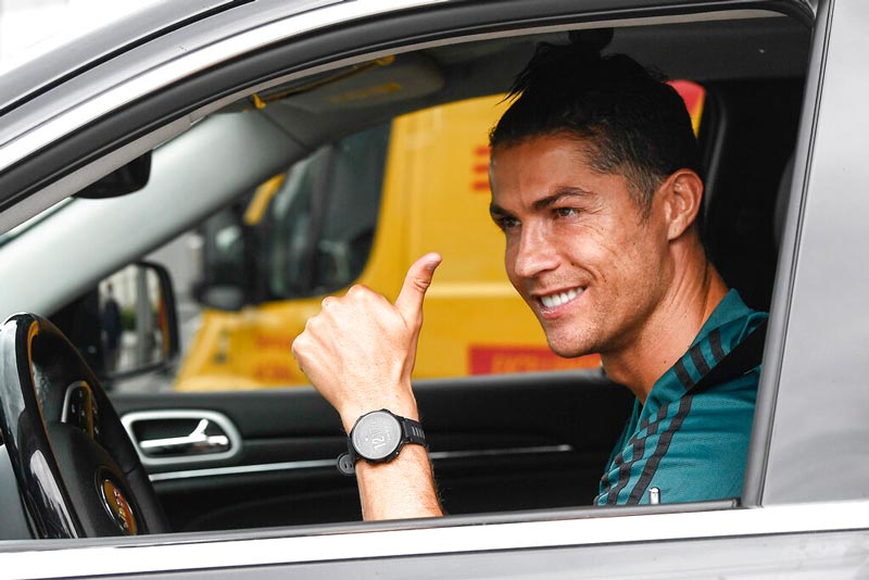 Cristiano Ronaldo llegando a las instalaciones de la Juventus