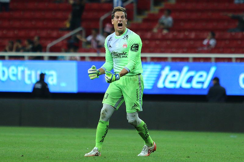 El guardameta celebra un gol de Morelia