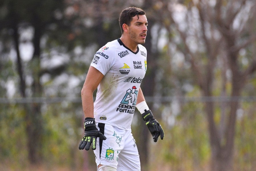 Sebastián Fassi durante un partido con León Sub 20