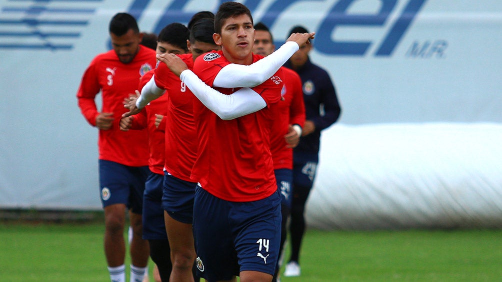 El Chelo, en un entrenamiento con Chivas