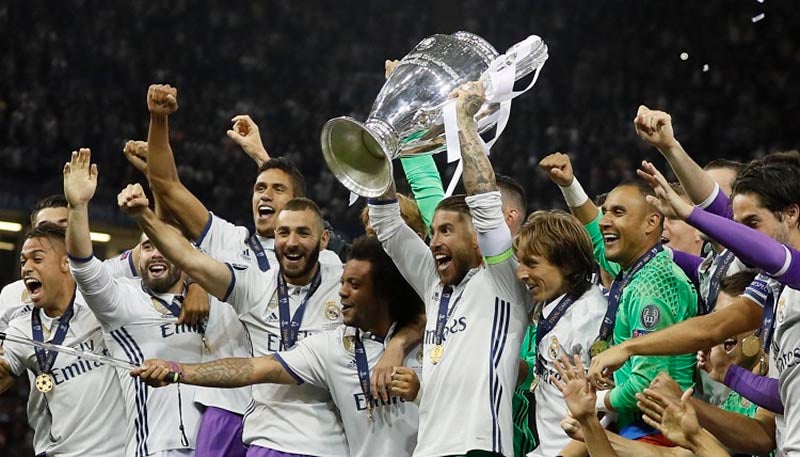 Sergio Ramos levanta la Champions League con el Madrid 