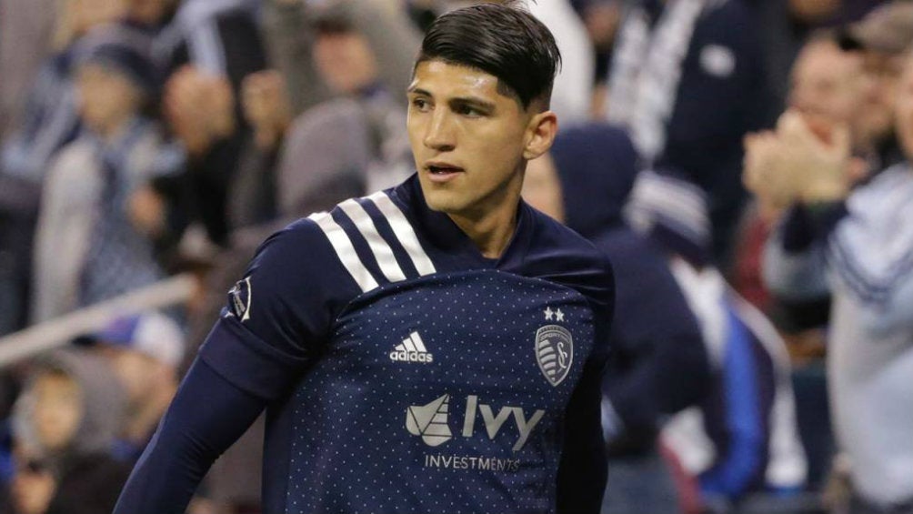 Alan Pulido en partido de la MLS