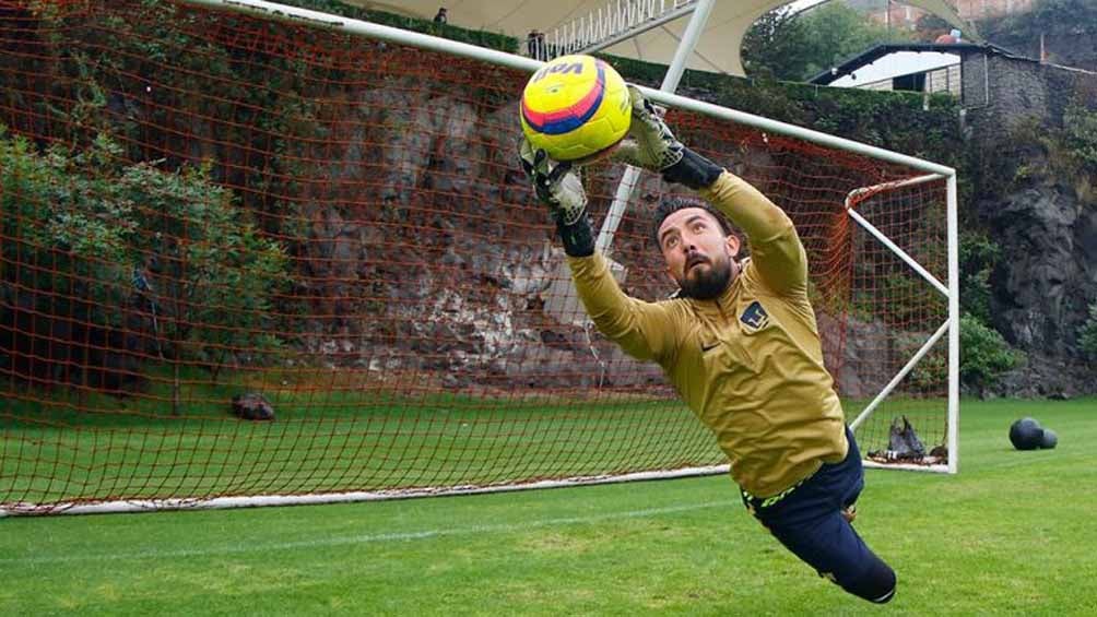 Fraga, en un entrenamiento con Pumas en la Cantera