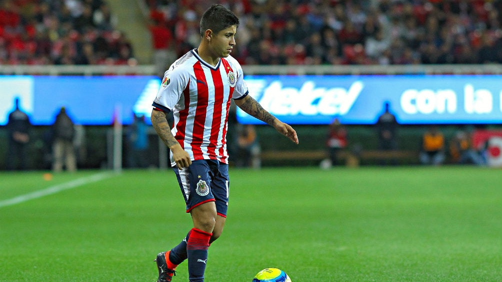 Chofis López en partido con Chivas