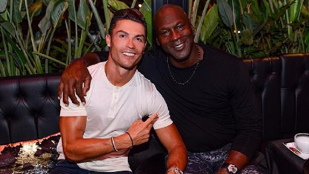 Cristiano Ronaldo junto a Michael Jordan