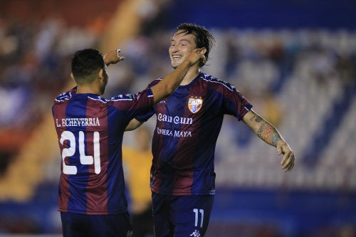 Jugadores de los Potros de Hierro celebran un gol