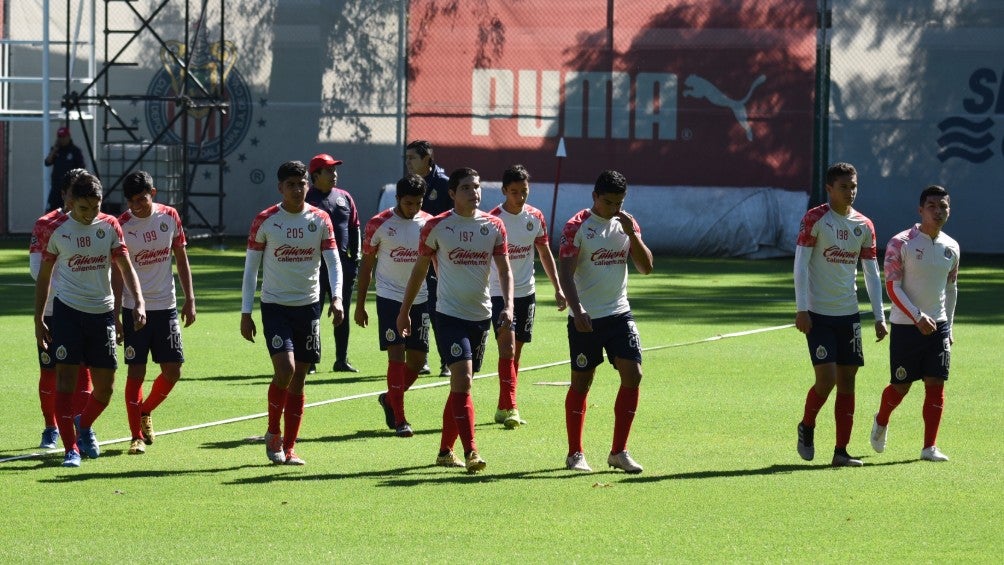 Jugadores de Chivas durante un entrenamiento