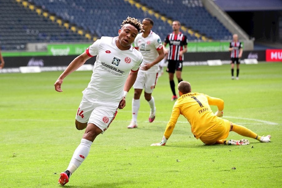 Pierre Kunde durante un partido con Mainz