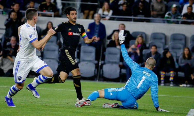 Vela anotando gol en la MLS