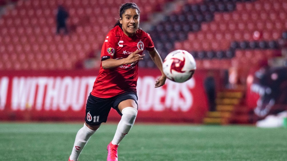 Lucero Cuevas durante un partido con Xolos