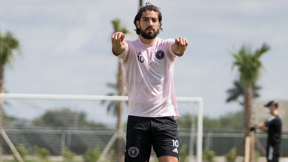 Rodolfo Pizarro durante un entrenamiento con el Inter Miami 