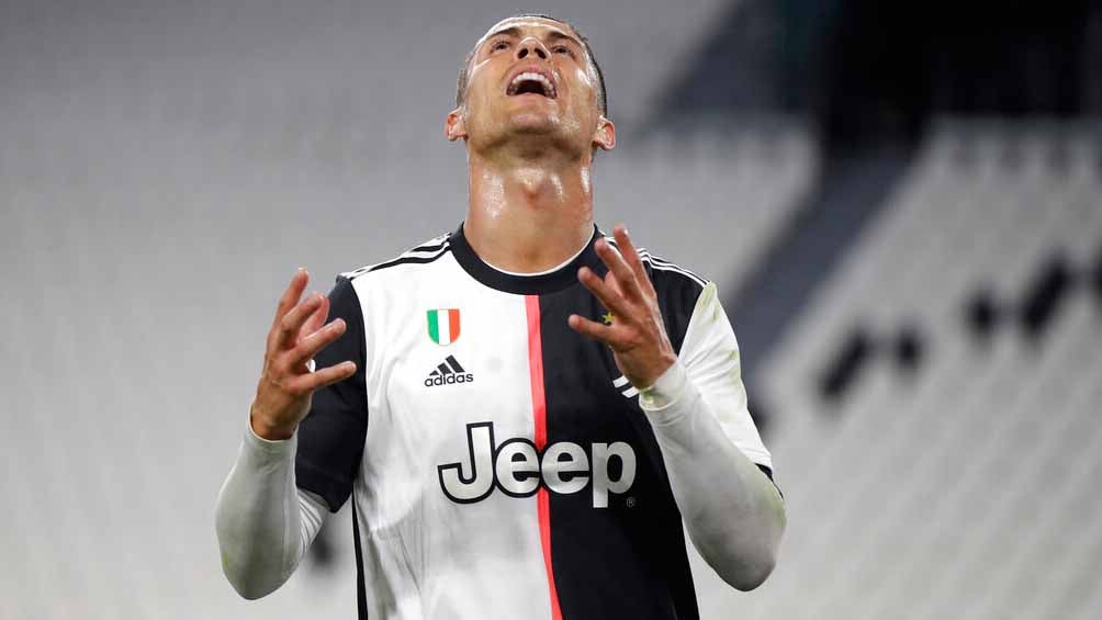 Cristiano se lamenta tras fallar un penalti