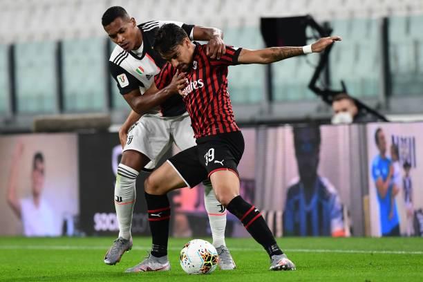 Abonados de Juventus en pantas del estadio