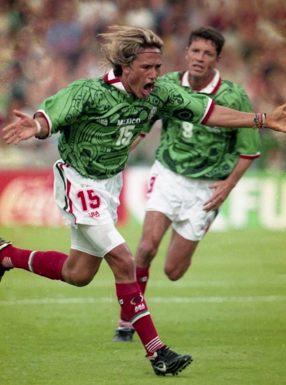 Luis Hernández celebrando un gol ante Corea en Francia 98