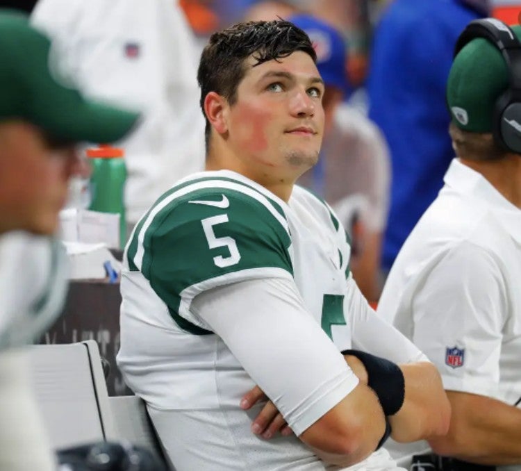 Hackenberg en la banca de los Jets