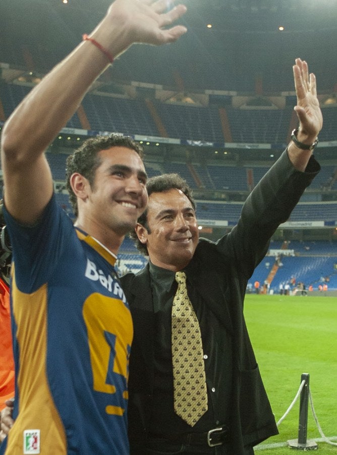 Hugo Sánchez junto a su hijo