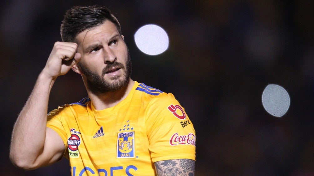 Gignac celebrando un gol con los Tigres