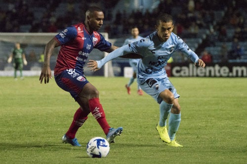 Santiago Martínez durante un juego del Atlante