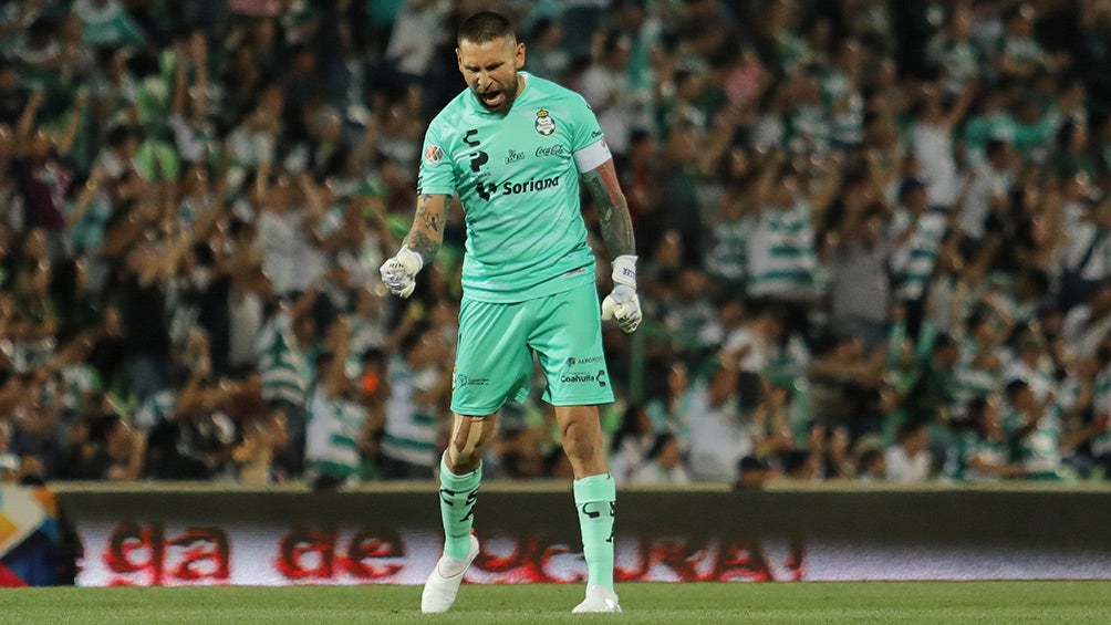 Orozco celebra un gol de Santos Laguna