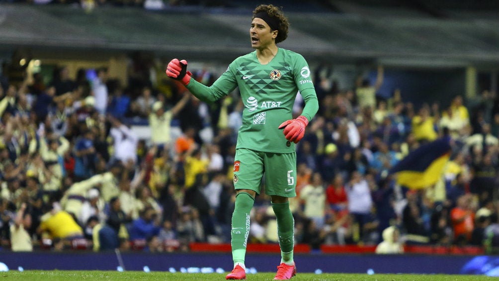 Ochoa en partido con América