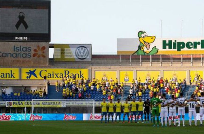 Minutos de silencio en el Estadio de Las Palmas