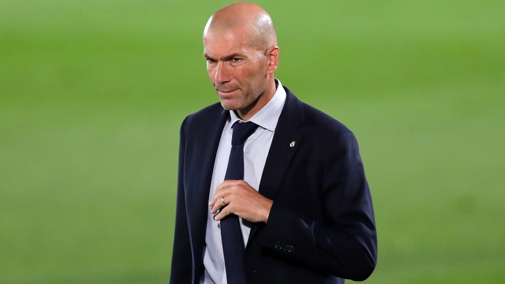 Zidane durante un duelo del Real Madrid 