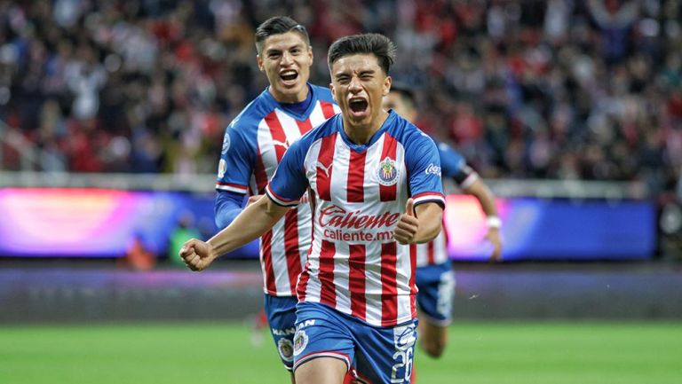 Fernando Beltrán celebra un gol con el club rojiblanco