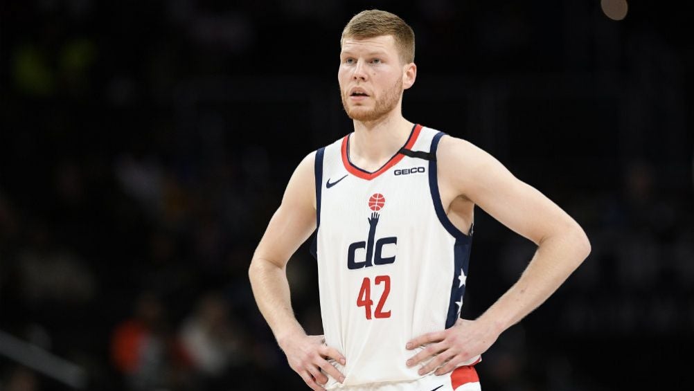 NBA: Davis Bertans no jugará en el regreso de la Liga