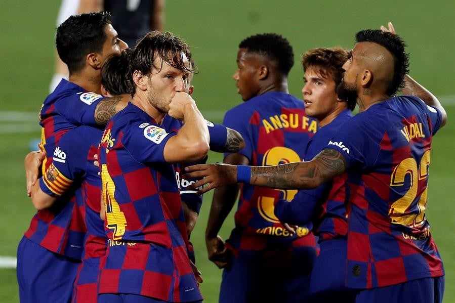 Jugadores del Barcelona celebran gol ante Athletic