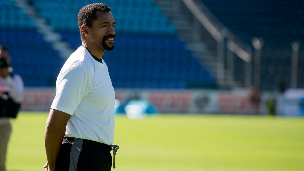 Adrián Chávez durante un evento en el Estadio Azul 