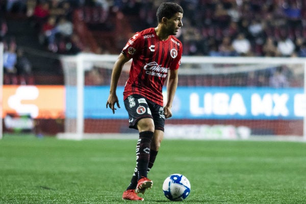 Ignacio Rivero en un partido con Xolos