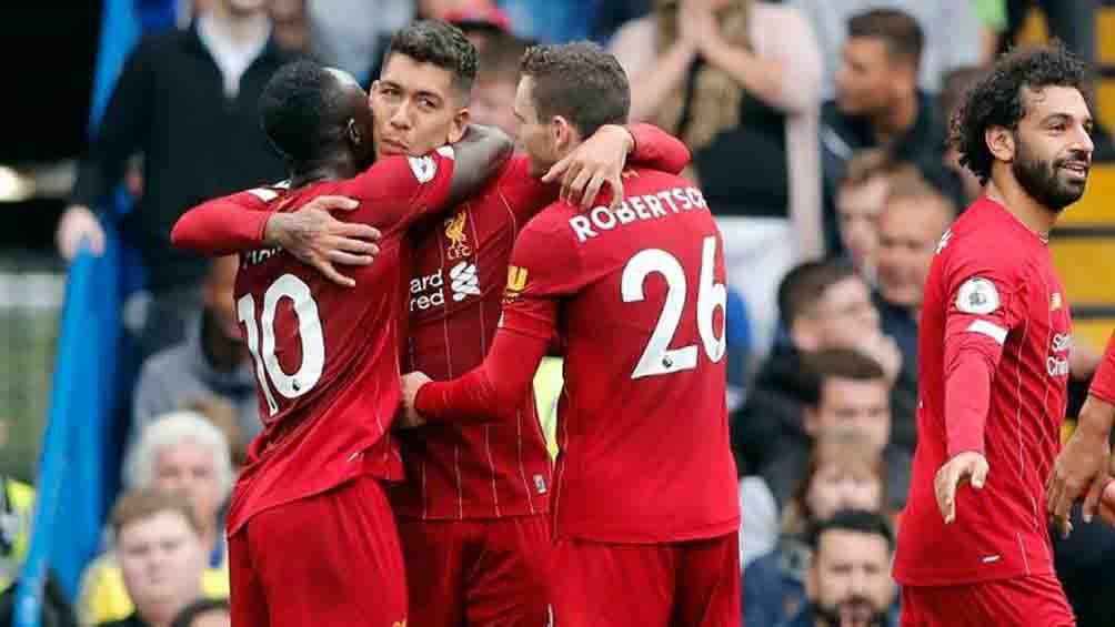 Firmino celebra su gol contra Chelsea