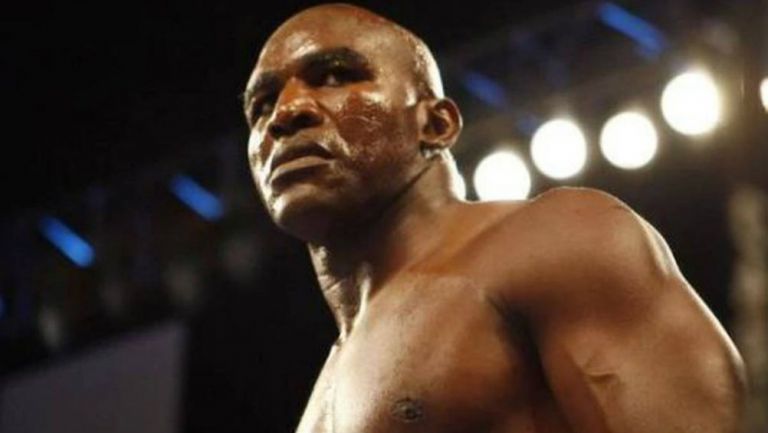 Evander Holyfield, en una pelea 