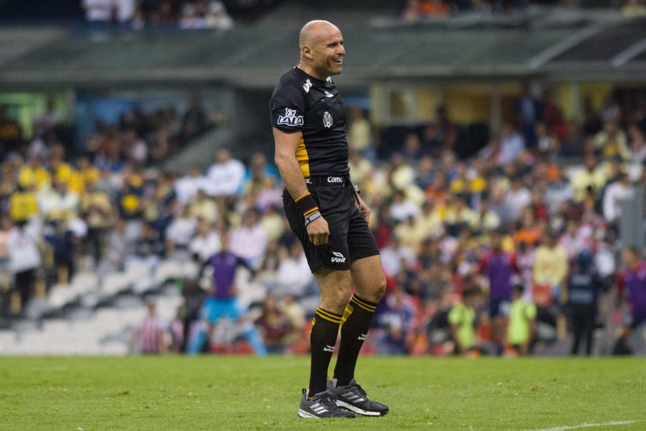 Chacón en un partido en el Estadio Azteca