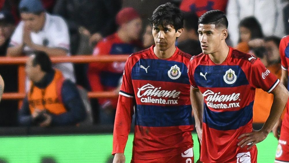 Uriel Antuna y JJ Macías con Chivas