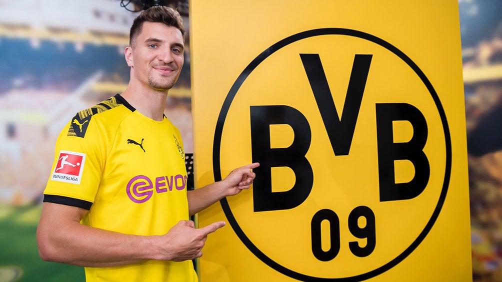 Thomas Meunier durante su presentación con el Dortmund 