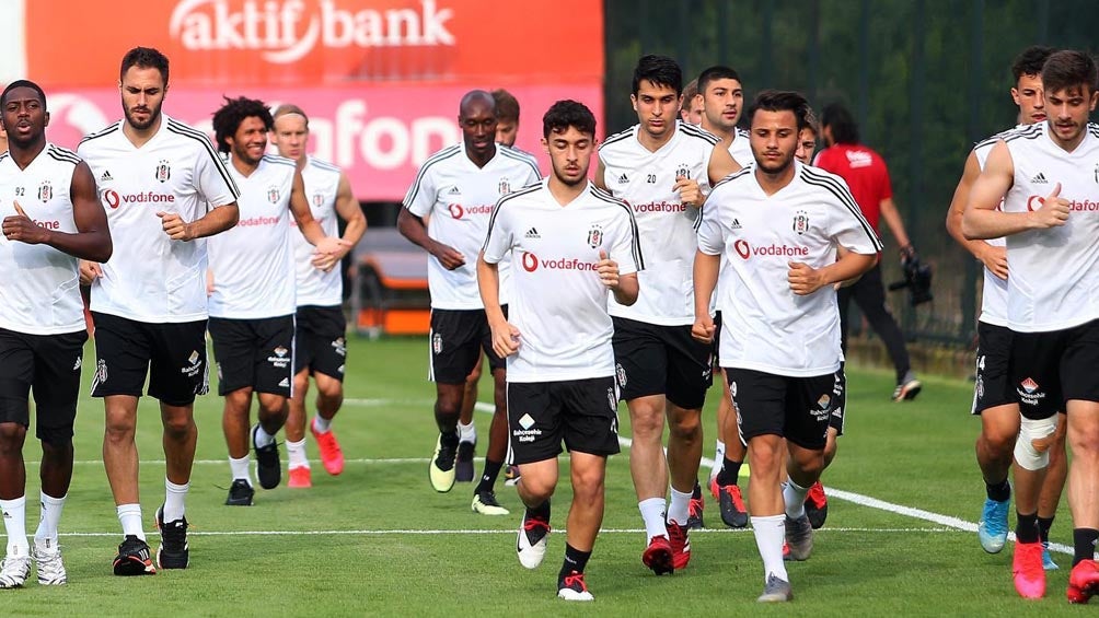 Jugadores del Besiktas durante un entrenamiento 