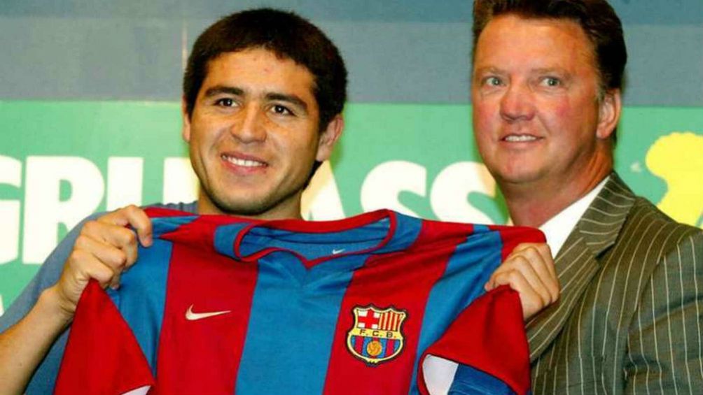 Riquelme y Van Gaal en su presentación como blaugrana