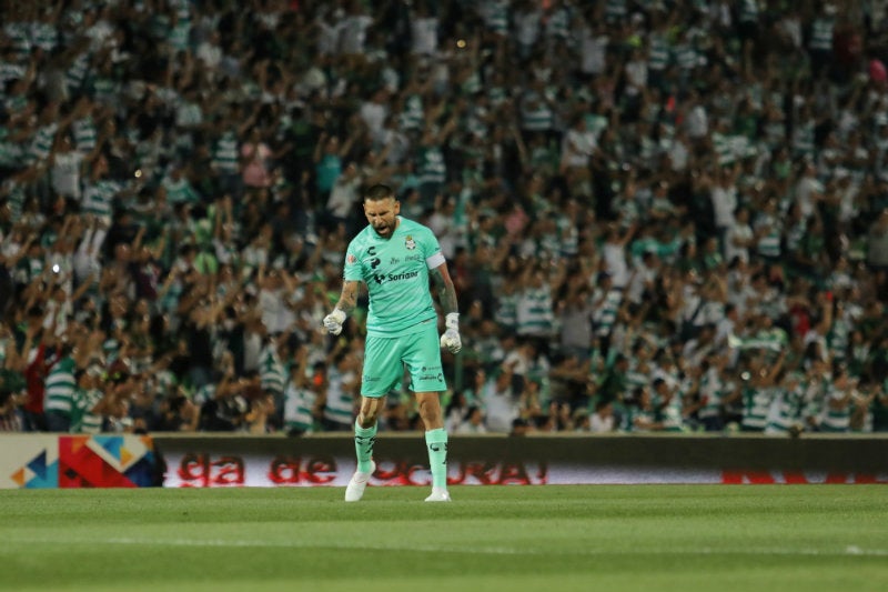 Orozco en festejo de gol