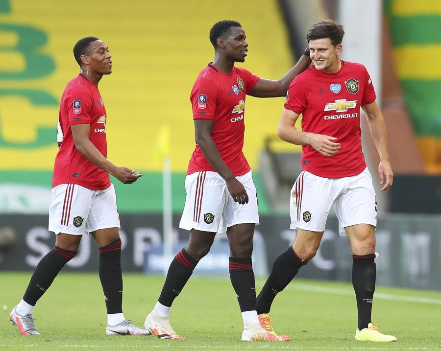 Harry Maguire festeja la anotación de los Red Devils