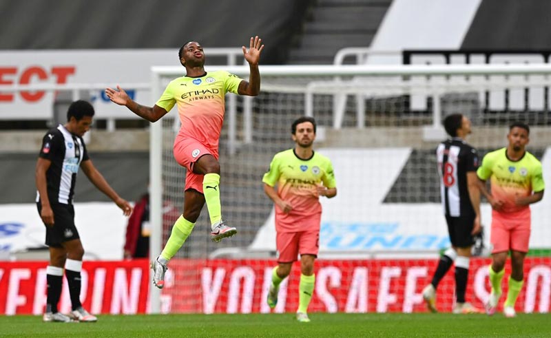 Sterling celebra un gol de los Citizens