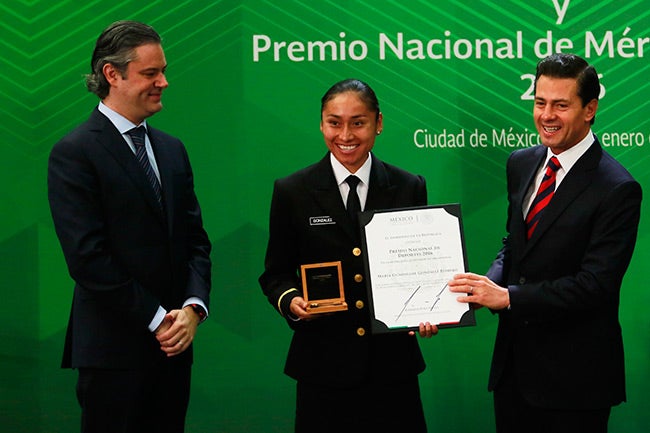 Lupita González recibe el Premio Nacional del Deporte en 2016